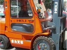 深圳安全吊裝搬遷公司產(chǎn)品與服務(wù)展示 叉車租賃解決方案