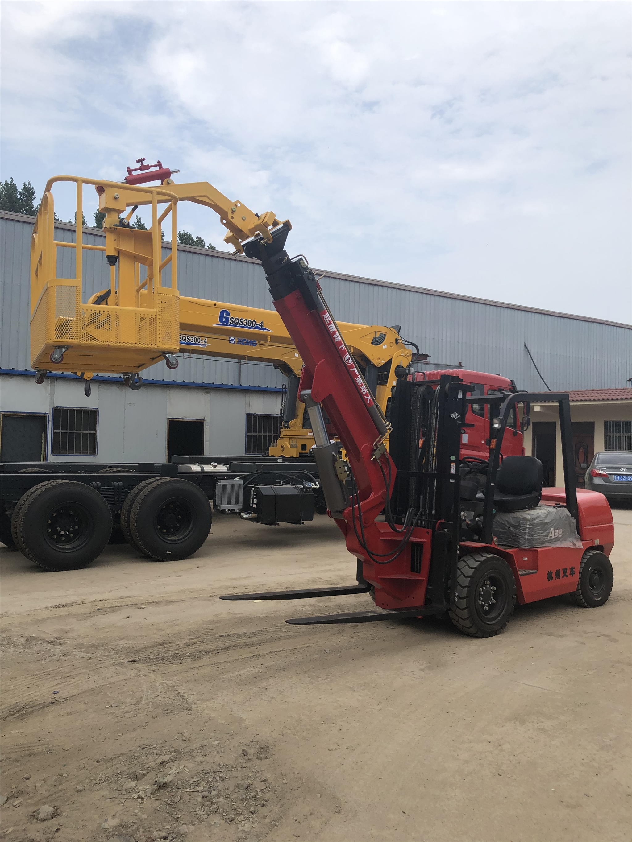 6噸與7噸叉車直臂吊、飛臂吊廠家價(jià)格解析及園林用叉車租賃指南